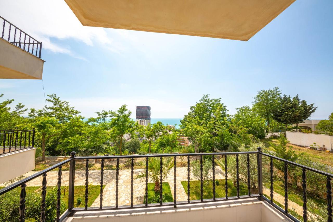Villa Gozhina Kryemëdhej Extérieur photo